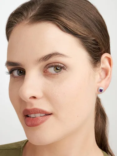 Vista 3 de Amazon Essentials Aretes de plata de ley con piedra natal de corte cojín y zafiro blanco creado (anteriormente colección Amazon)