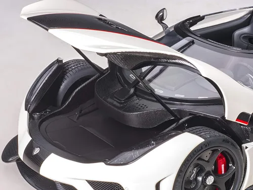 Vista 3 de Koenigsegg Regera 79027 - Coche modelo 1/18 blanco con carbón negro y rayas rojas