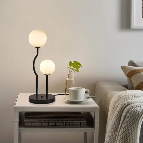 Vista 4 de Lámpara de mesa de globo negro de mediados de siglo industrial retro con 2 luces orbiculares de escritorio con globo de vidrio blanco para mesita