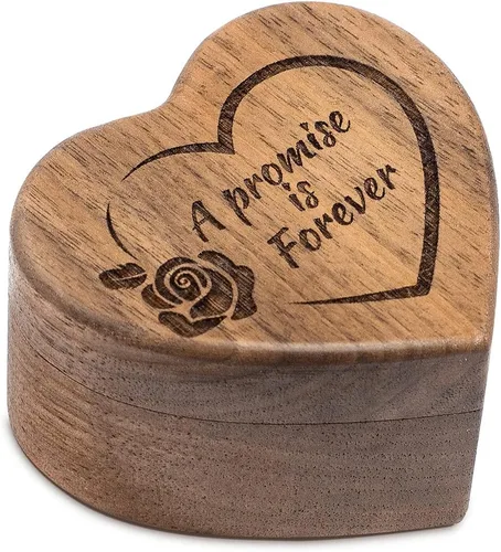 Vista 4 de Wislist Caja para anillo de compromiso de madera con forma de corazón grabado para propuesta de boda