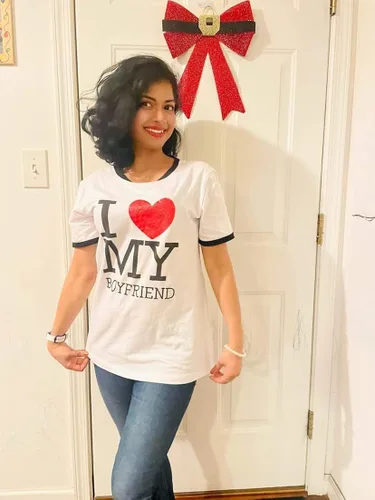Vista 9 de TSIPR Camiseta I Love My Girlfriend GF con texto en inglés "I Love My Boyfriend BF con purpurina y corazón a juego para parejas, regalos del día