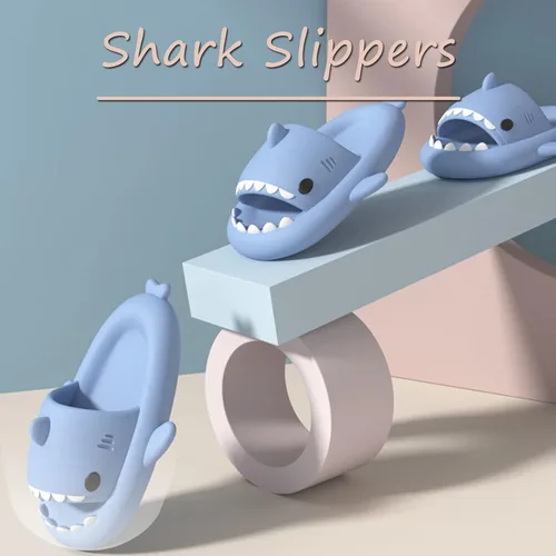 Vista 4 de sharllen Sandalias de tiburón para mujeres y hombres, lindas sandalias de caricatura antideslizantes con puntera abierta, sandalias de verano