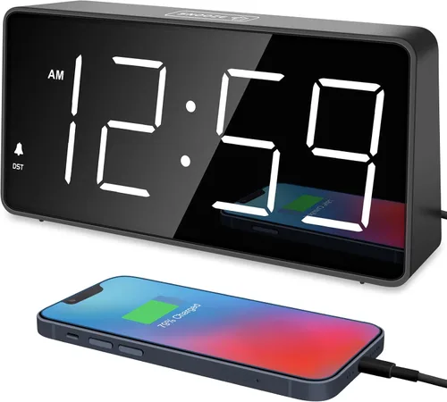 Vista 12 de Peakeep Reloj digital, reloj despertador alimentado por batería para dormitorios, esfera de espejo, números grandes, 6 atenuadores para personas