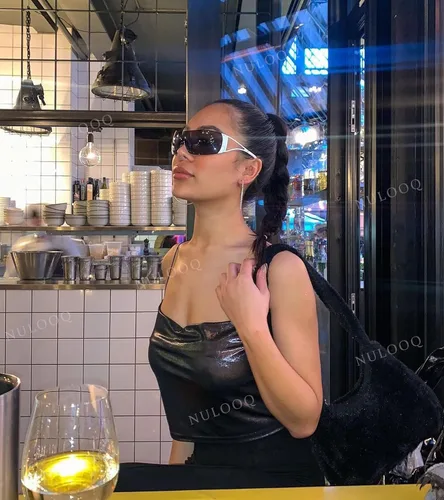 Vista 3 de NULOOQ Gafas de sol envolventes Y2K para mujeres y hombres, gafas de sol futuristas sexys sin marco, escudo de estrellas planas