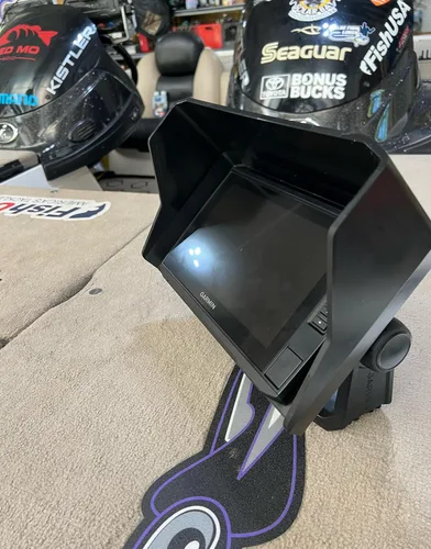 Vista 5 de Visera para Garmin Echomap UHD y UHD2 de 9 pulgadas Bolt ON