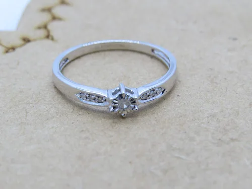 Vista 6 de Dazzlingrock Collection Anillo de compromiso de plata de ley con diamantes redondos de 0,05 quilates