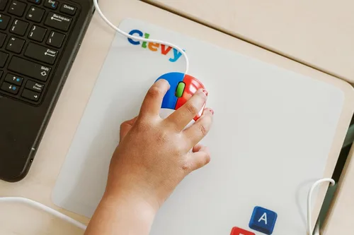 Vista 7 de Clevy Mouse para niños, colorido y ergonómico USB, computadora escolar y doméstica, mouse con cable compatible con niños, compatible con Windows