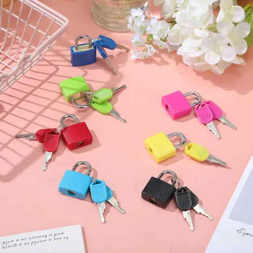 Vista 5 de Yulejo 35 cerraduras pequeñas con llaves para equipaje, mini candados para maleta, candados de viaje de metal multicolor para escuela, gimnasio