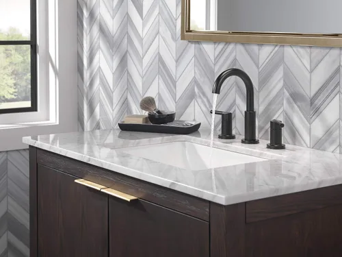 Vista 3 de Delta Faucet Nicoli - Grifo de baño generalizado de 3 agujeros y grifo de ducha Nicoli serie 14 de un solo mango, kit de molduras de ducha