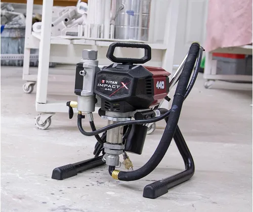 Vista 3 de Titan Impact X 440 Pulverizador de pintura sin aire eléctrico, 3300 PSI, control de presión adaptativo, patín