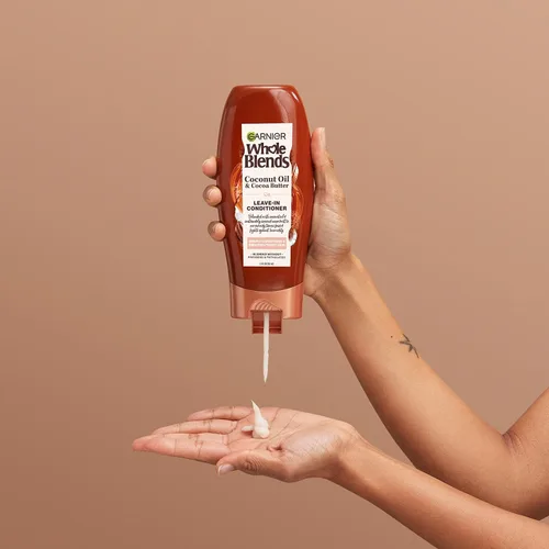 Vista 10 de Garnier Whole Blends - Juego de champú y acondicionador suavizante, aceite de coco y manteca de cacao para cabello encrespado, proporciona hasta 24