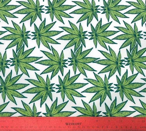 Vista 2 de Tela de algodón 100% estampado blanco cannabis de 57 pulgadas de ancho