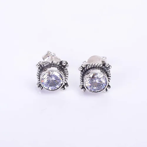 Vista 73 de Round Gemstone Stud Design 2
