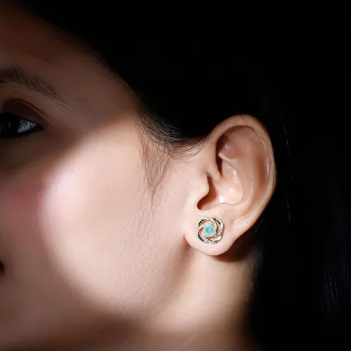 Vista 3 de Aretes de ópalo etíope certificados con diamantes 1.25 Cttw Calidad AAA