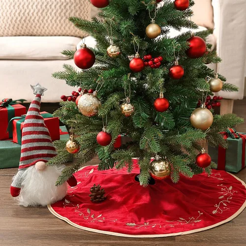 Vista 6 de Bunny Chorus Falda de árbol de Navidad, 24 pulgadas, faldas de piel de felpa de terciopelo rojo de lujo con hoja de acebo bordada dorada para árbol