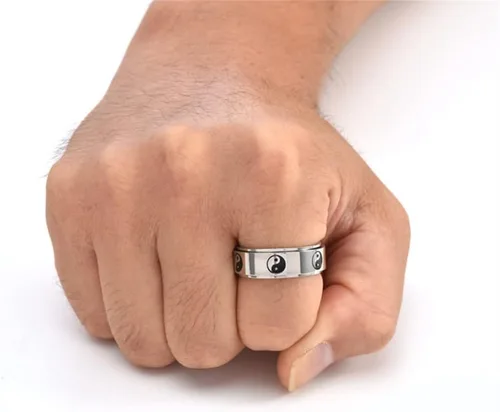 Vista 4 de LiFashion Anillos giratorios personalizados de Yin Yang para él y ella, anillo personalizado de Tai Chi Yin Yang para aliviar el estrés