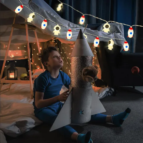Vista 3 de AceList Guirnalda de 20 luces LED espaciales, decoración mágica de cohetes y astronautas USB y funciona con pilas para habitaciones de Astronauta
