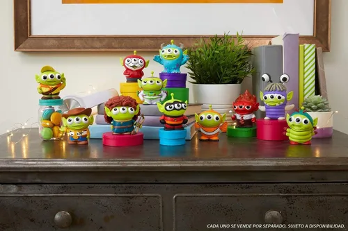 Vista 7 de Disney Pixar Alien Remix Sulley Figura