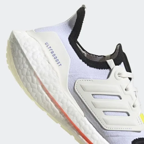 Vista 7 de adidas Tenis de correr Ultraboost 22 para mujer