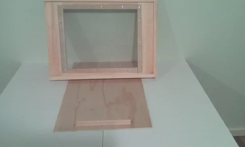 Vista 4 de Tablero inferior apicultor de 8 marcos con hoja de cierre