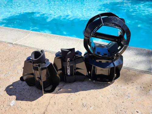 Vista 3 de Aquastrength Ultimate Bundle - Equipo funcional para ejercicios de piscina Pesas de agua Barbell, campanas y aletas Enlace a Ejercicios