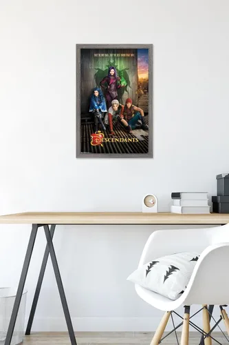 Vista 6 de Disney Descendants - Póster de pared de Key Art, 22.4 pulgadas de largo x 14.7 pulgadas de ancho, versión enmarcada de madera de granero