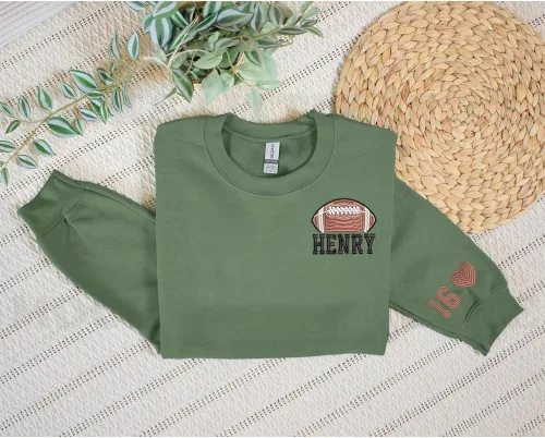 Vista 4 de IZI POD Sudadera bordada de fútbol personalizada, sudadera de fútbol para mujer, amante del fútbol sweatshir