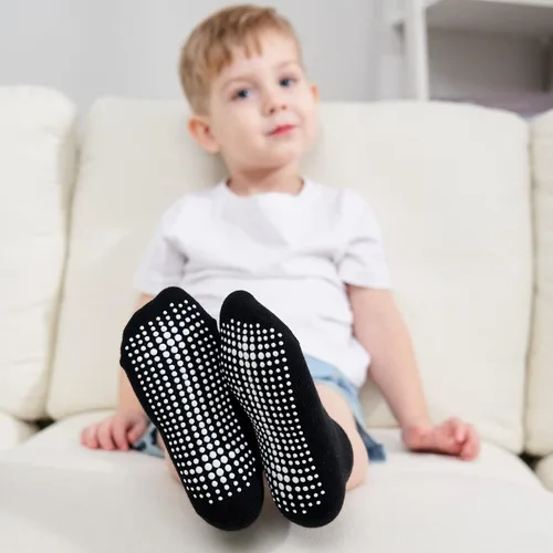 Vista 2 de Zaples Calcetines de tobillo antideslizantes con agarre antideslizante para niños y niñas, corte bajo para bebés y niños pequeños
