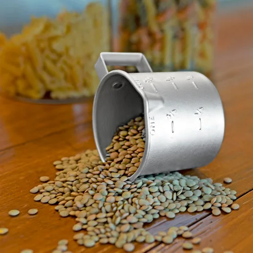 Vista 4 de Better Houseware Taza medidora, taza medidora de metal de 8 onzas con mango y labio de vertido para líquido con marcas de fácil lectura para cocinar