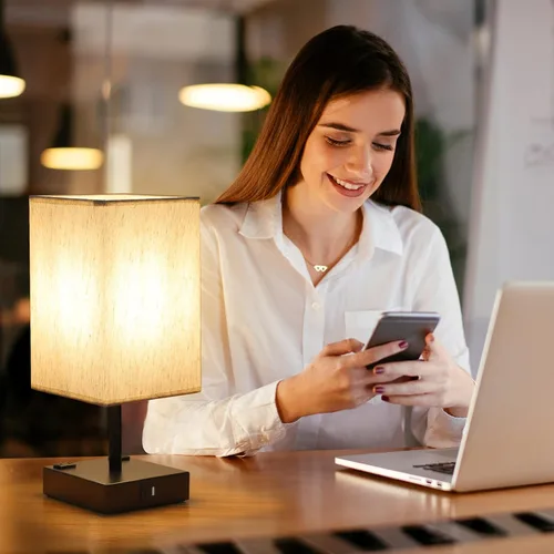 Vista 5 de Lámpara de mesa para dormitorio, lámpara táctil pequeña con puertos de carga USB C+A y salidas de CA, lámpara de mesita de noche regulable de 3 vías