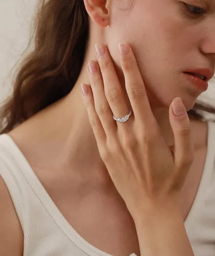 Vista 2 de YL - Anillos de boda de plata de ley para mujer, 3 piedras de nacimiento transparentes