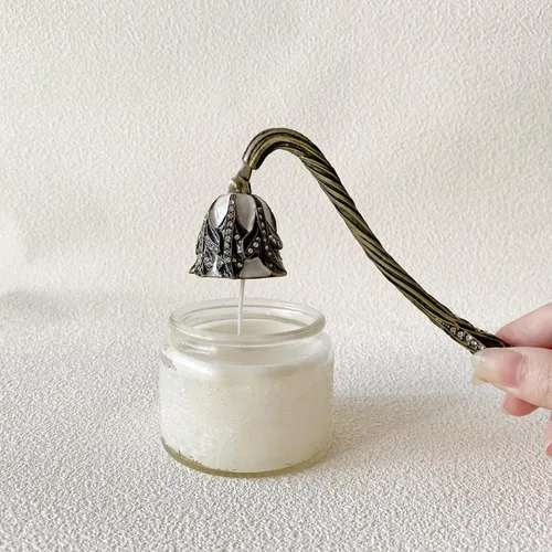 Vista 4 de Apagador de Velas, Apagavelas Único, Extintor de Velas Decorativo, Herramienta de Metal para Velas