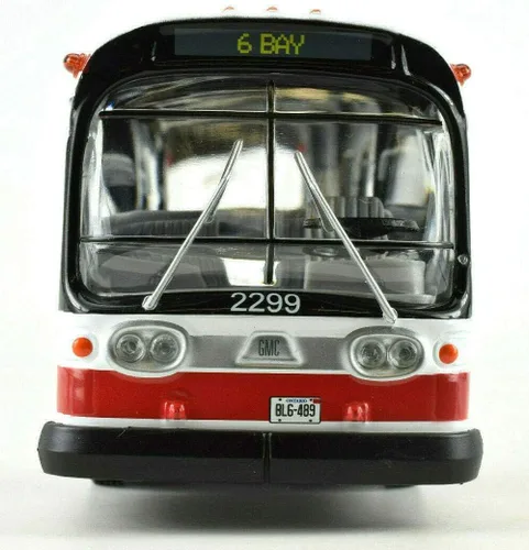 Vista 4 de Corgi GMC Fishbowl Bus TTC Canadá Escala 1/50 C54323 TTC Livery Rebuilt New in Box!