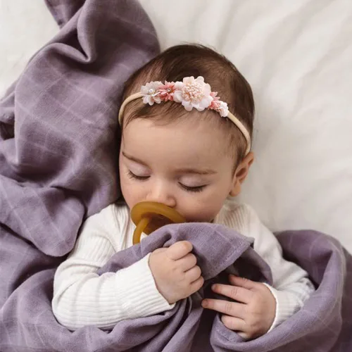 Vista 5 de Utaly Diadema de flores para bebés y niñas, 3 piezas, elástica, corona floral, recién nacida, accesorios para el cabello Estilo 1