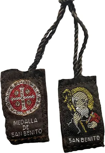 Vista 5 de Coladera Medalla de plata de San Benito, tamaño grande, 5 pulgadas de diámetro, medalla plateada de San Benito para protección del hogar