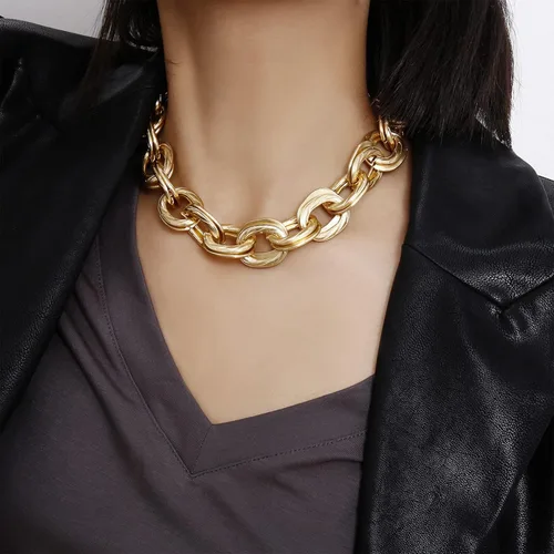 Vista 3 de MJartoria Collar de oro en capas para mujer, chapado en oro de 14 quilates, collar de cadena delicada, cadena de serpiente, cadena de clip