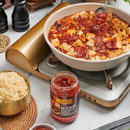 Vista 3 de Lee Kum Kee Salsa de frijoles (13 onzas – 1 paquete), salsa Toban, estilo Sichuan, especias suaves, perfecta para freír, fideos, mariscos, mapo tofu