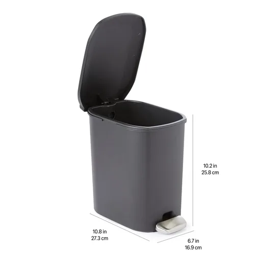 Vista 6 de Amazon Basics Basurero de plástico compacto para baño con tapa de cierre suave, pedal manos libres, cubo interior extraíble, 6 litros/1.6 galones