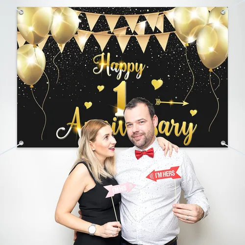 Vista 7 de HAMIGAR Fondo de pancarta de feliz primer aniversario de 6 x 4 pies, 1 decoración de aniversario de boda, suministros para fiesta, color negro