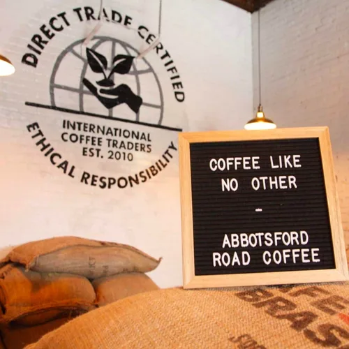 Vista 6 de Paquete variado de muestras de café tostado oscuro, café de grano entero, café especial gourmet expreso, sabor atrevido, incluye tres bolsas de 12