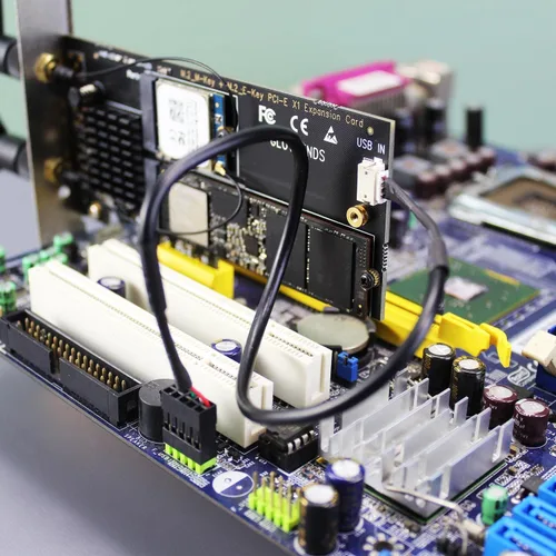 Vista 4 de GLOTRENDS Adaptador WA05 PCIe X1 para un módulo WiFi M.2 Key-E y un SSD NVMe M.2, diseño combinado 2 en 1