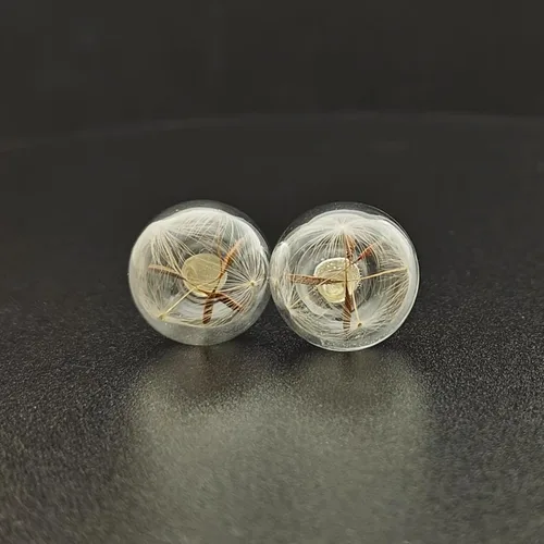 Vista 4 de Pendientes de tuerca de plata de ley 925 hechos a mano con diseño de flor real de diente de león