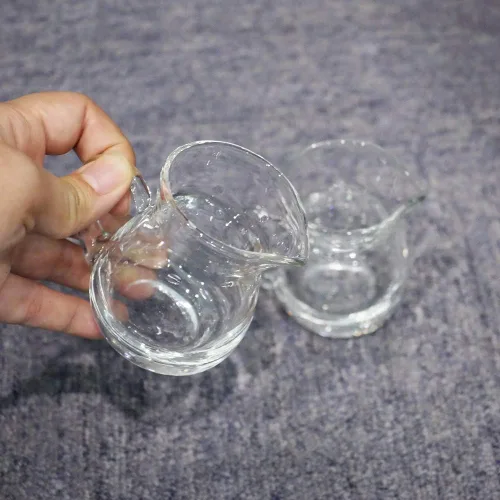 Vista 3 de DGQ Jarra clásica de vidrio con asa de 4 onzas, paquete de 2 vertedores de leche, mini crema para café, té, jarabe de arce