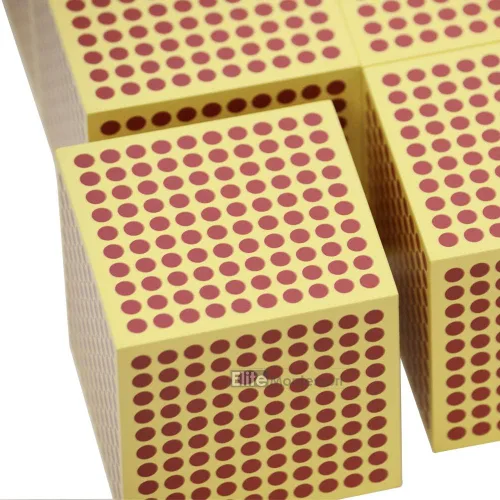 Vista 2 de Elite Montessori 9 Mil Cubos de Madera