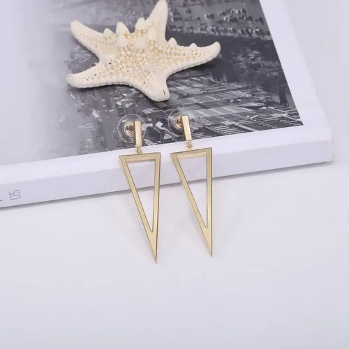 Vista 10 de LILIE&WHITE Pendientes colgantes de triángulo de metal para mujer, joyería de disfraz