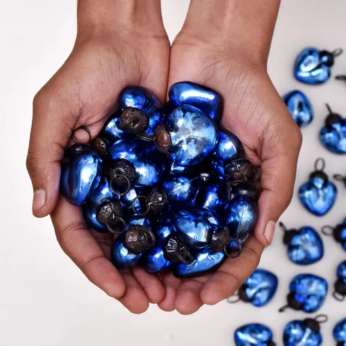 Vista 2 de 25 adornos de Navidad de cristal con forma de corazón azul, decoraciones para el día de San Valentín y árbol de Pascua