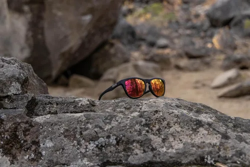 Vista 5 de Suncloud Topsail - Gafas de sol polarizadas – 100% protección UV – Ajuste cómodo, diseño moderno – para hombres y mujeres