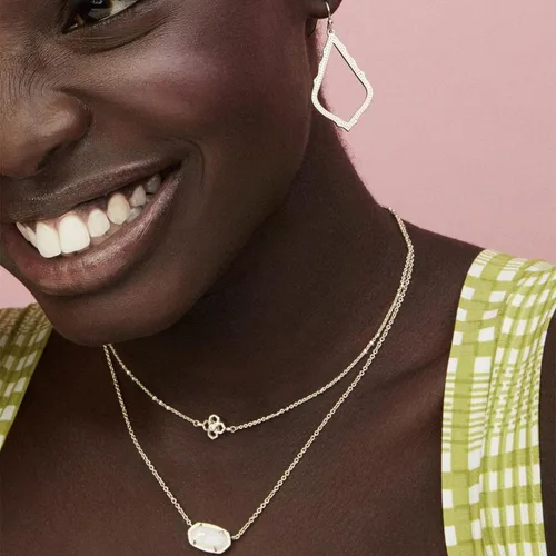 Vista 3 de Collar con dije Kendra Scott Elisa para mujer, joyería de moda, chapado en oro de 14quilates