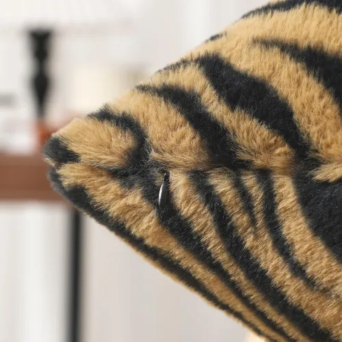 Vista 2 de Juego de 2 fundas de almohada con estampado de tigre de 18 x 18 pulgadas, fundas de almohada de piel sintética marrón y negra, suaves y esponjosas