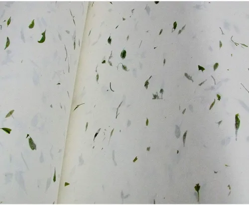 Vista 4 de LSHY Papel Xuan hecho a mano con acuarela maobiana, papel de arroz medio maduro con pétalos amarillos naturales, tamaño de papel A4 para niños